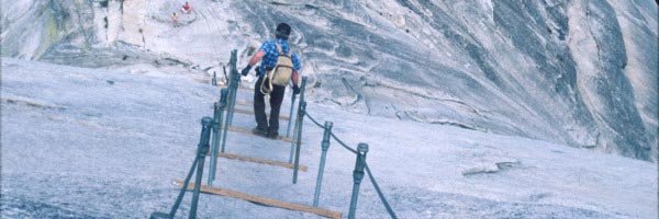 Yosemite: Stahlseile am Half Dome montiert