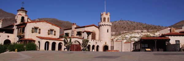 Death Valley: Scottys Castle nach Buschfeuer wieder geöffnet Death Valley: Scottys Castle nach Buschfeuer wieder geöffnet