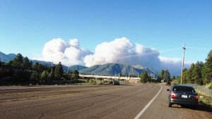 Das Schultz Fire am 20.06.2010. Foto: Dona  SWIMT / inciweb Das Schultz Fire am 20.06.2010. Foto: Dona  SWIMT / inciweb