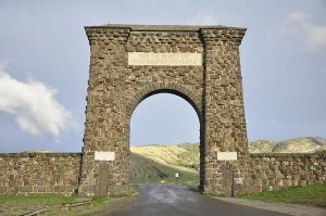 Roosevelt Arch am Nordeingang des Yellowstone. Foto: wikipedia Roosevelt Arch am Nordeingang des Yellowstone. Foto: wikipedia