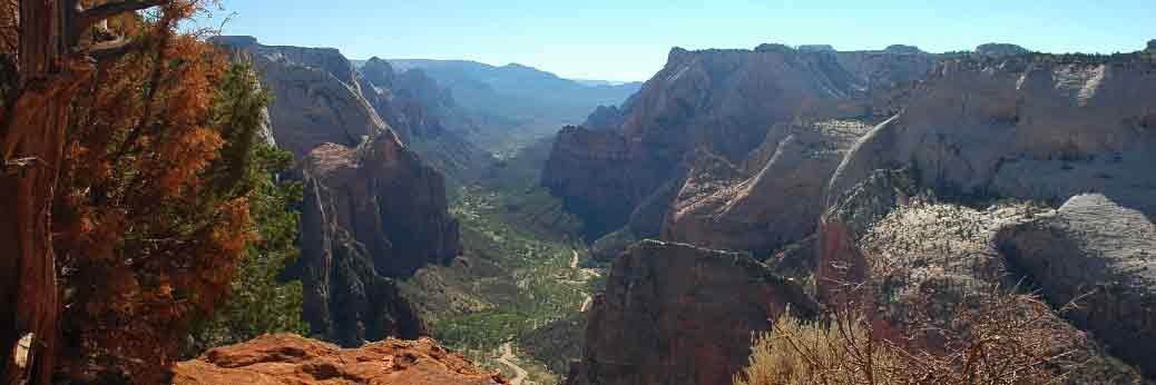 Zion: Schwere Unwetter beschädigen Wege und Highway
