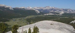 Blick vom Lembert Dome auf die Tuolumne Meadows. Foto: wikipedia