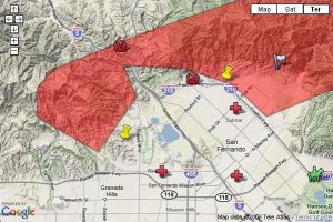 Das Sayre Fire in Sylmar. Der Entstehungsort ist mit der Fahne markiert.