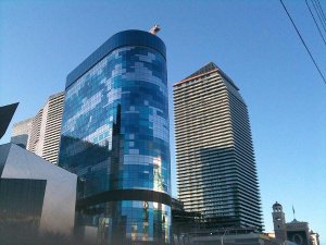 Der Harmon Tower direkt am Strip. Foto: wikipedia