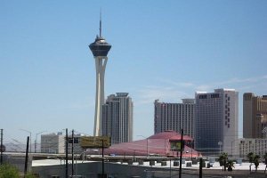 Blick von I-15 auf Stratosphere Tower. Foto: Stefan Kremer